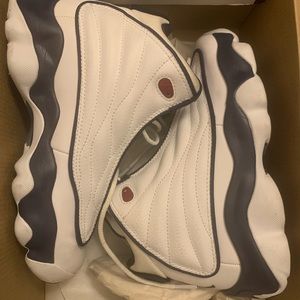 Jordan Pro Strong (GradeSchool)